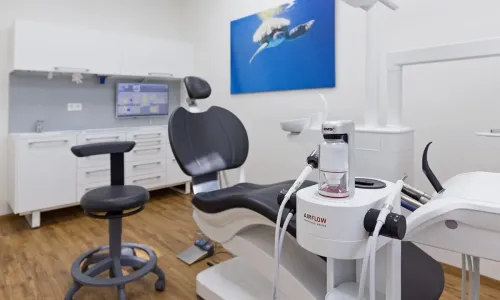 Behandlungszimmer der Zahnarztpraxis Nellmersbach