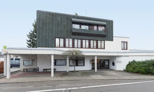Außenansicht der Zahnarztpraxis Nellmersbach